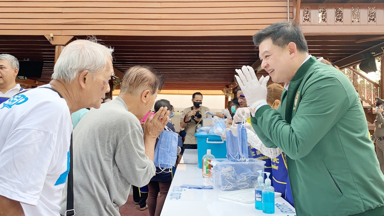 สิระ ใช้เงินเดือนส.ส.-เบี้ยประชุม ซื้อหน้ากากอนามัยหมื่นชิ้น แจกปชช.  