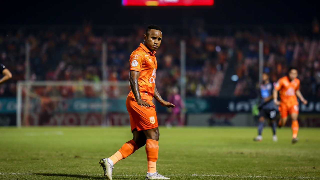 ไม่รอด ไทยลีกแบน "บาจโจ" 2 นัด กรณีโขกหน้าอกนักเตะสุพรรณ