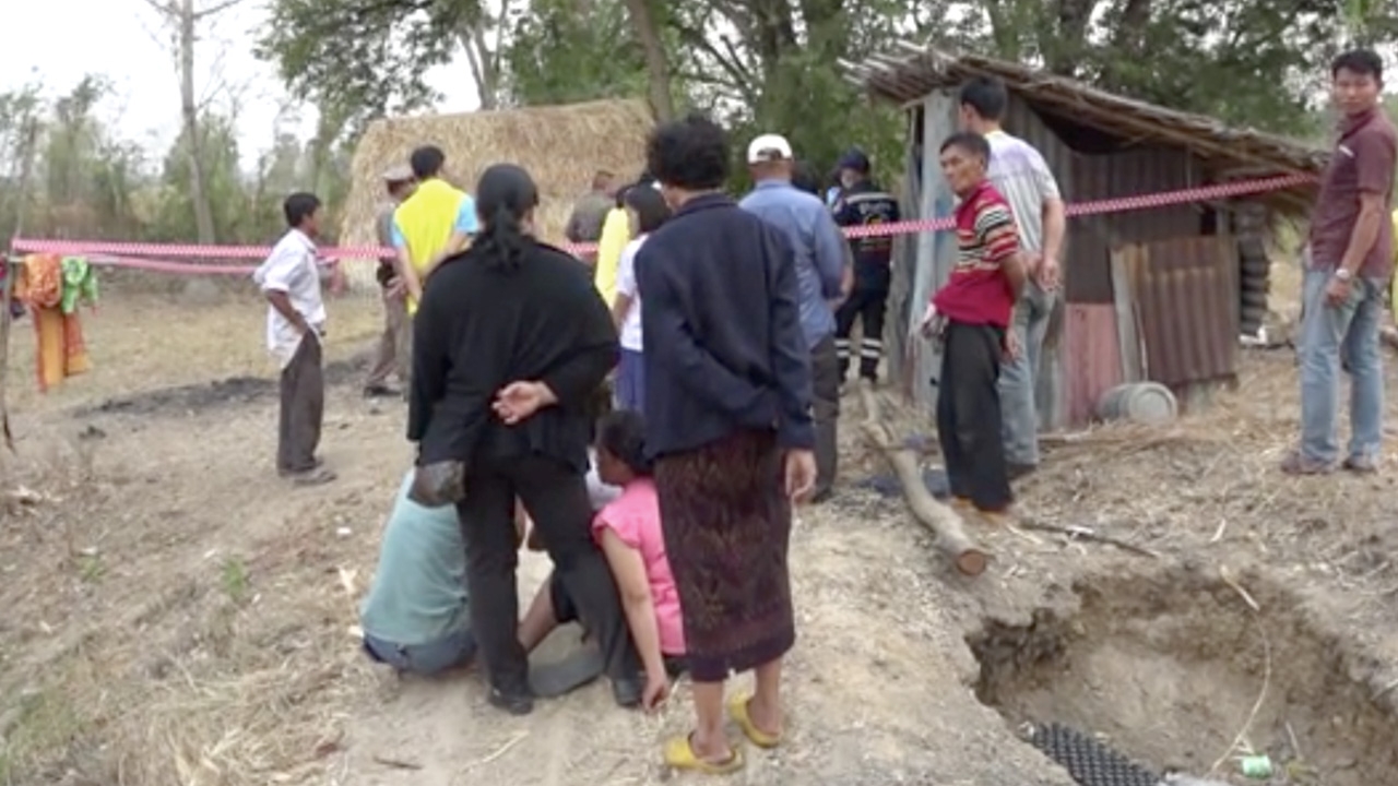 สุดทนลูกเขย ผลาญเกือบหมดตัว พ่อตาคว้ามีด แทงดิ้นพล่าน ดับหน้าห้องน้ำ