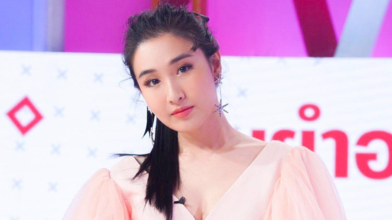 กระติ๊บ ชวัลกร เล่าโมเมนต์ซึ้งใจแม่บ้าน ในวันที่หน้ากากอนามัยหายาก