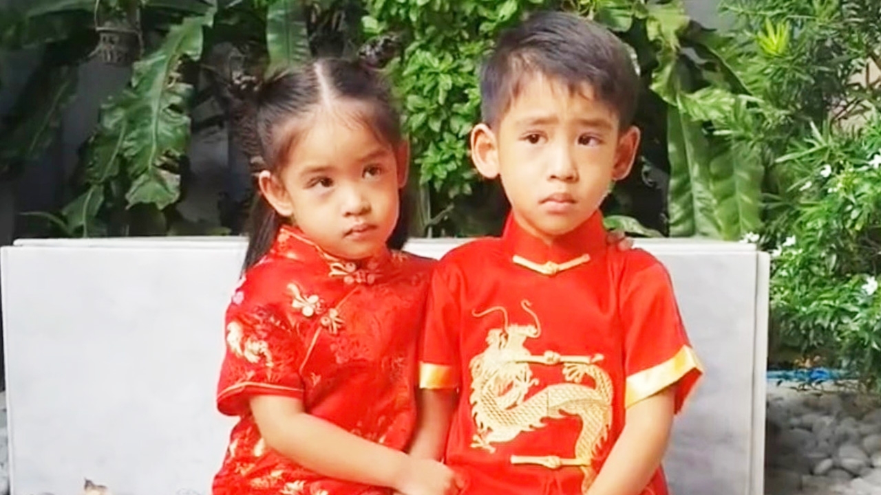 โรงเรียนน้องอลิน-อลัน คุมเข้มเช็กพาสปอร์ตเด็ก ป้องกัน โควิด-19 (คลิป)