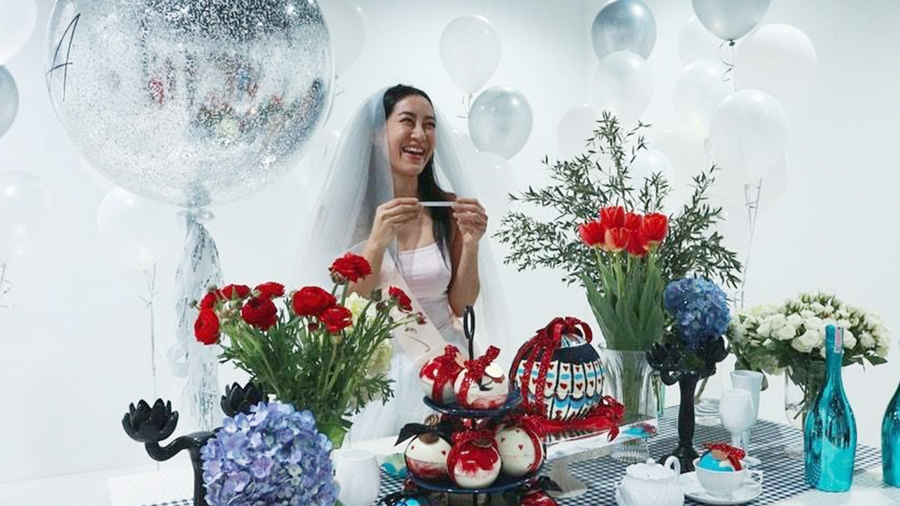 วีเจจ๋า ถึงกับเสียน้ำตา เมื่อเจอเพื่อนเซอร์ไพรส์จัดปาร์ตี้สละโสด