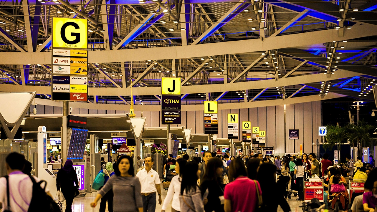 ช็อกหนัก คนระยอง 22 คนกลับพร้อมลุงติด "โควิด-19" ใช้ชีวิตปกติ เดินรอบเมือง