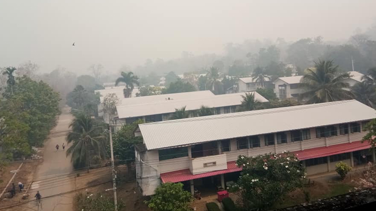 ไฟป่ากาญจน์วิกฤติ หมอกควันปกคลุม 3 อำเภอ ผู้ว่าฯ ย้ำให้ท้องที่เร่งดับไฟ