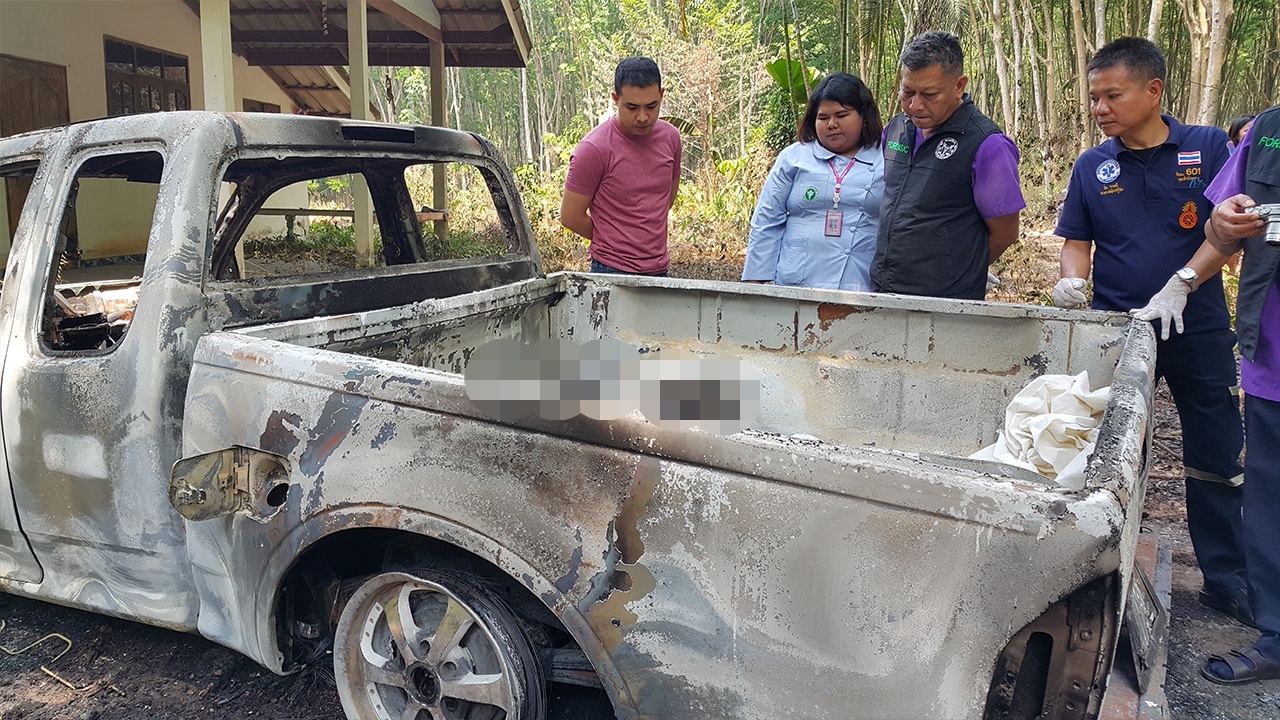 หนุ่มระยองเผาตัวเองลาโลก คากระบะจนเกรียม ญาติเผยเมื่อวานกินยาแต่ไม่ตาย