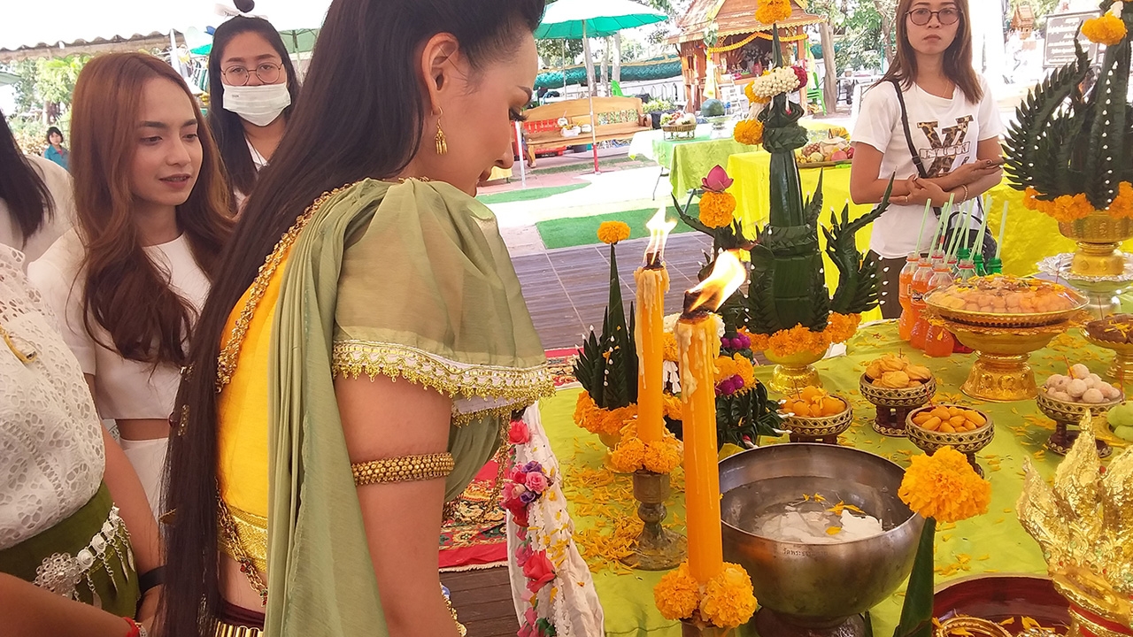 "ริต้าร์ ธิดานาคี" ร่วมรำถวายปู่ศรีสุทโธ คอหวยส่อง "เลขเด็ด" เห็น 7 3 8