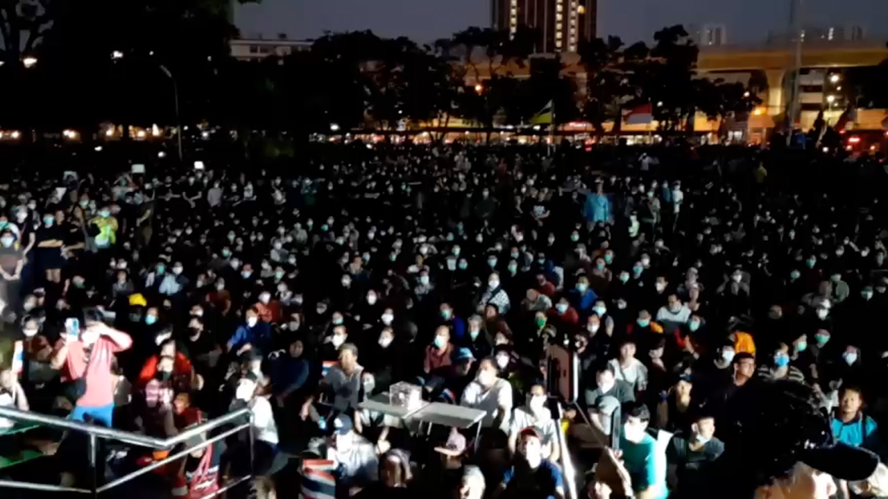 แฮชแท็ก #คืนสู่เหย้าไม่เอาไอโอชา พุ่งติดเทรนด์ เกาะติดแฟลชม็อบ ม.เกษตร