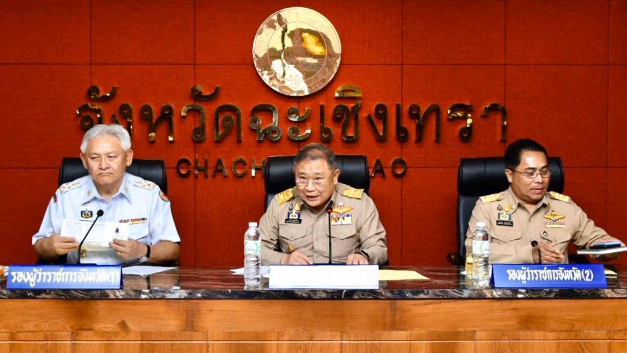 ผวจ.สั่งคนเข้าใกล้ "นายกไก่" กักตัวเอง หลังพบนำเชื้อโควิด-19 มาติดเมีย