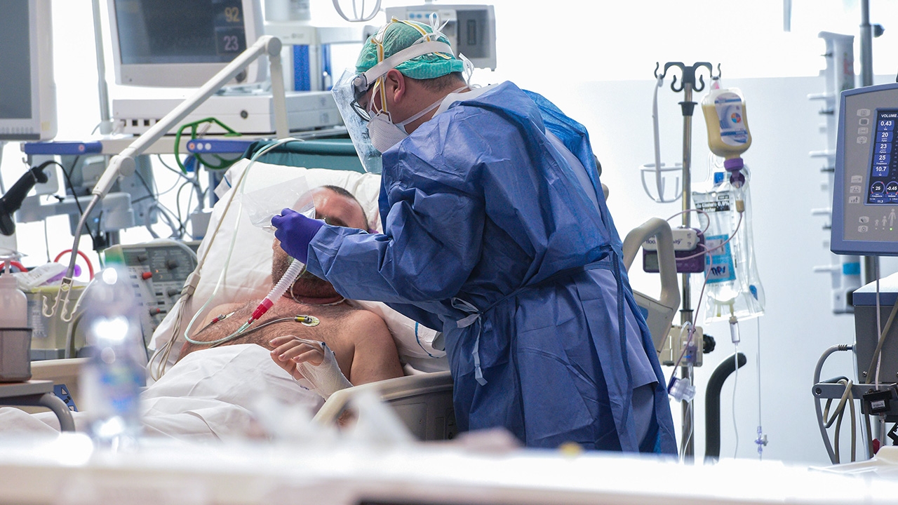 เหยื่อโควิด-19 อิตาลีทะลุ 2,500 ศพ ป่วย 31,000 ราย เร่งบรรจุหมอกู้วิกฤติ