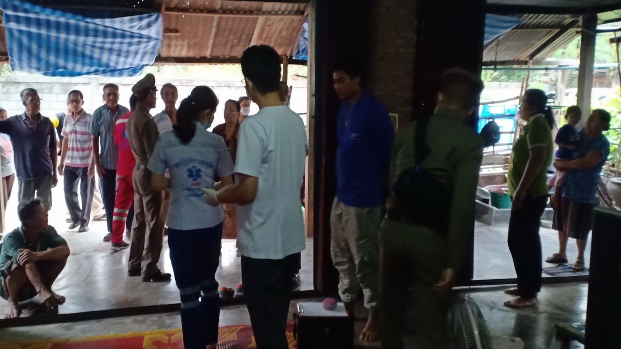 ยายวัย 92 คนภูกระดึง เหงาอยู่คนเดียวลำพัง เอาผ้าผูกคอลาโลกคาบ้านพัก