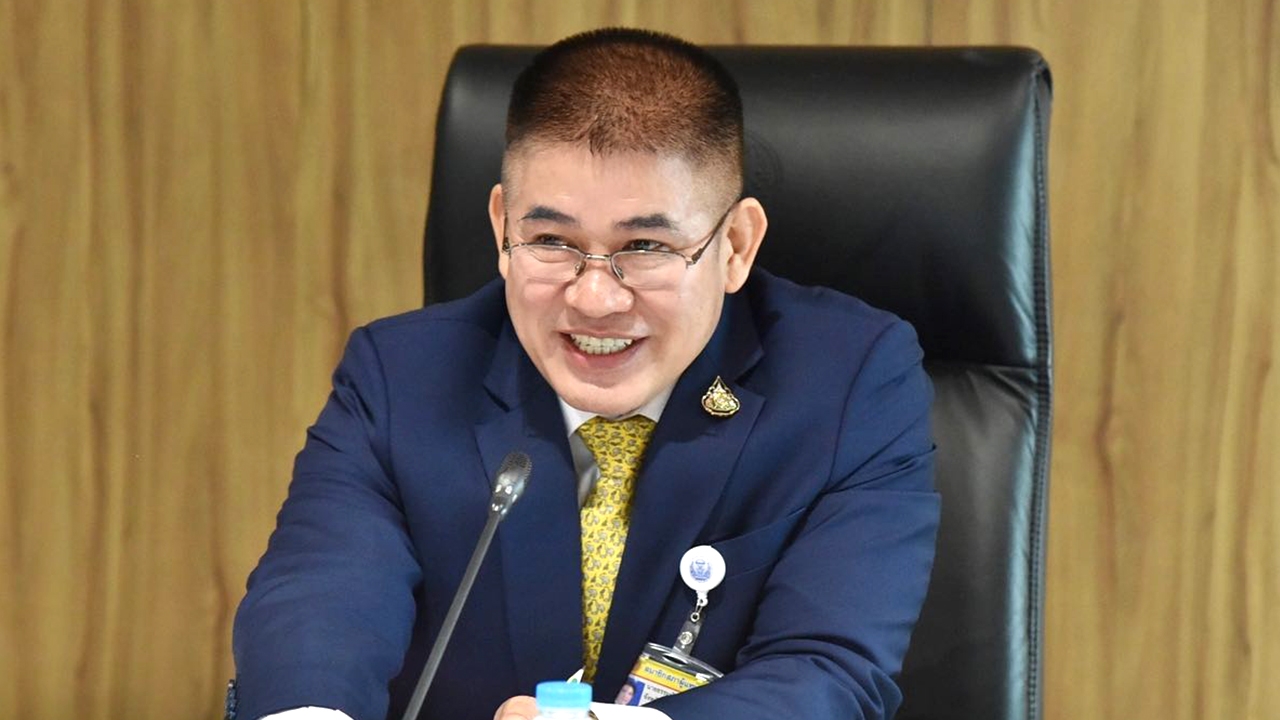 “ธรรมนัส” พร้อมภรรยาสาวโชว์ผลตรวจไม่ติดเชื้อโควิด-19 ยัน กักตัว 14 วัน