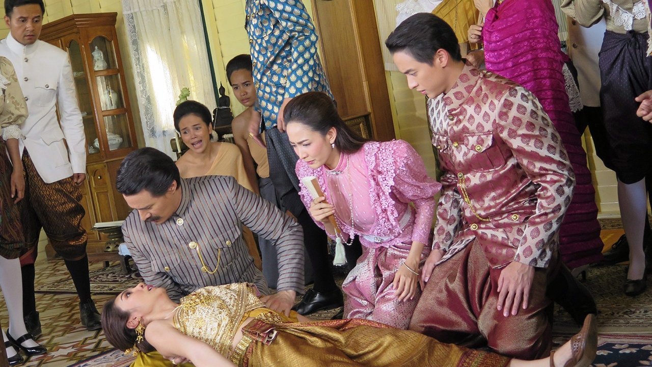 "เจมส์จิ" สวมมาด "พ่อหมอ" ทำพิธีไล่ผีกลางงานแต่งในละคร "เล่ห์บรรพกาล"