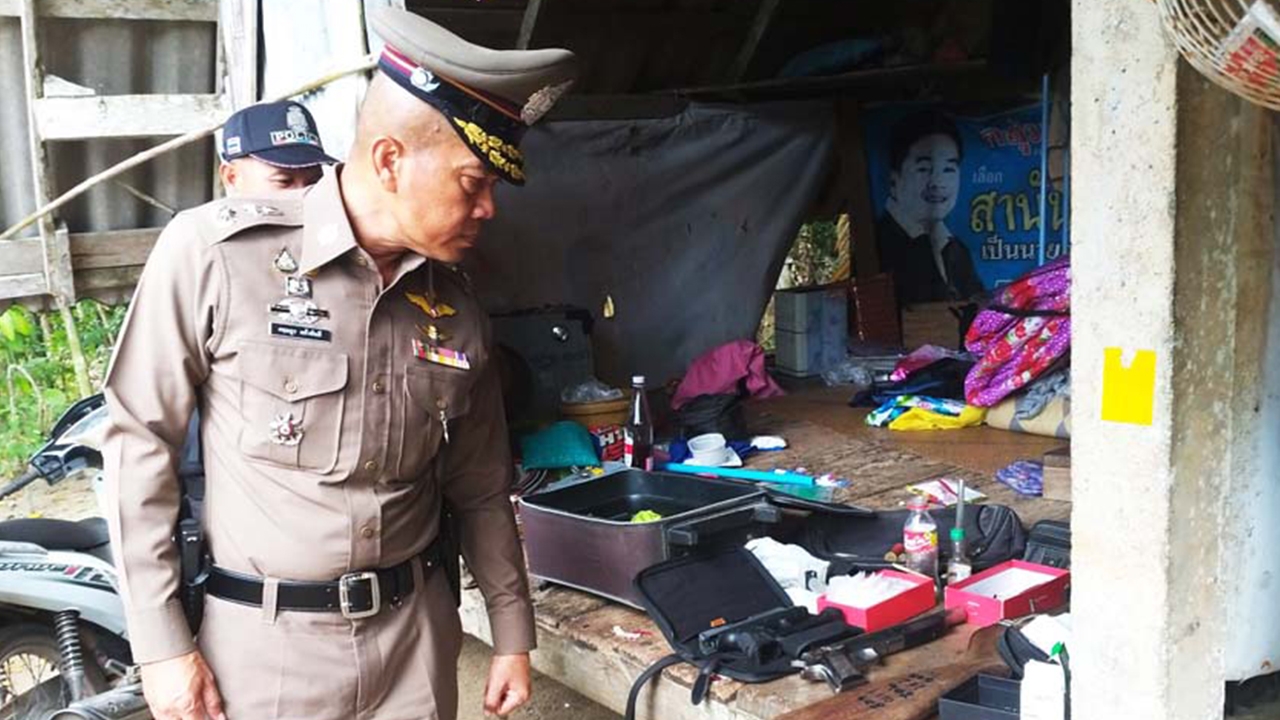 ตร.พัทลุงบุกขนำที่กงหรา ยึดยาเสพติด อาวุธปืนและระเบิด ส่วนคนร้ายหนีทัน