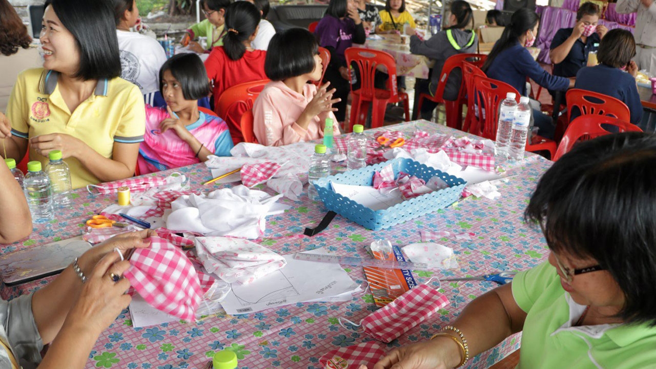 พม.ชวนทำหน้ากากผ้า แจกจ่ายให้ประชาชนป้องกันโควิด-19
