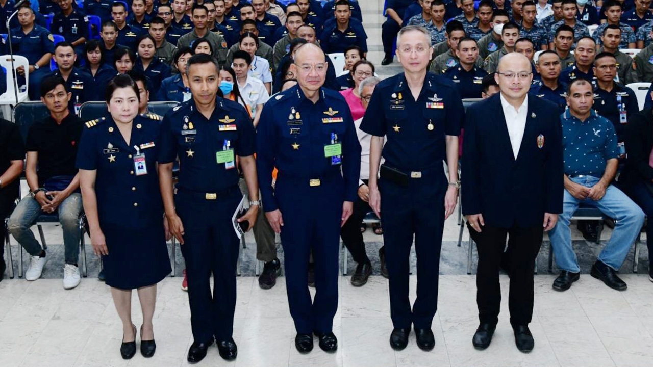 กองทัพอากาศ ร่วม สธ.ทำความเข้าใจเรื่องโรคโควิด-19 กับชาวกำแพงแสน