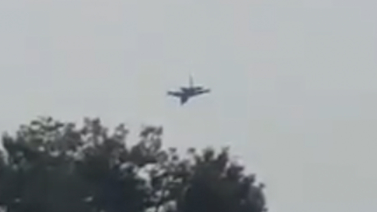 เอฟ-16 ปากีสถาน ตกกลางกรุงอิสลามาบัด ขณะซ้อมบินสวนสนาม นักบินเสียชีวิต