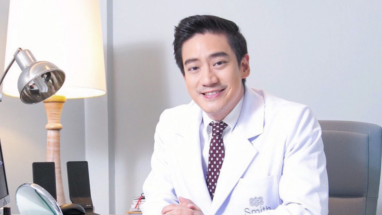 “หมอโอ๊ค” นำทีม เทใจให้มดงานสู้ COVID-19