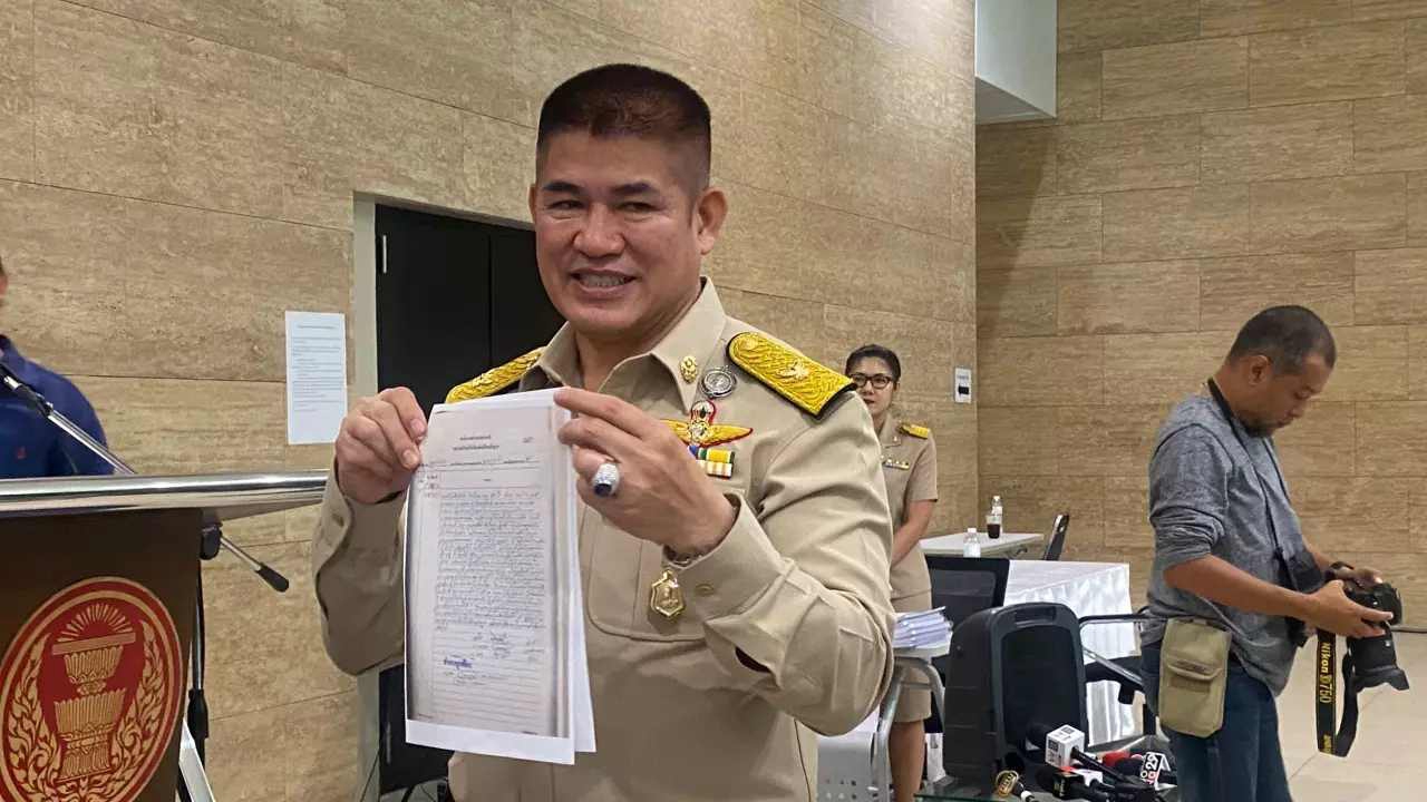 "พิตตินันท์"ยกเลิกแถลงข่าว กลัวข้อมูลไม่ตรงกับ"นาย"ย้ำไม่เกี่ยวกักตุนแมสก์