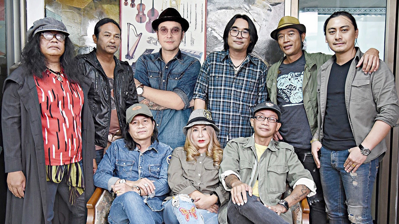 “รถไฟดนตรี” ส่งเพลงให้กำลังใจ ทุกฝ่ายจับมือฝ่าวิกฤติไปด้วยกัน (คลิป)