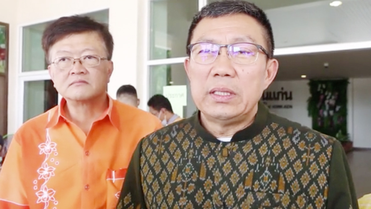 ผู้ว่าฯขอนแก่น ประกาศสงครามกับโควิด-19 พ่นยาฆ่าเชื้อ ทำความสะอาดเมือง