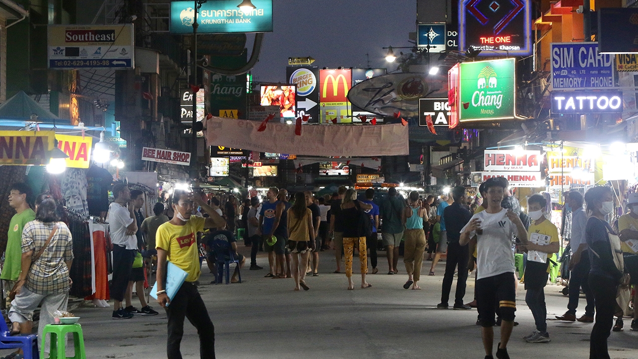 หอการค้า คาดปิดประเทศสกัดโควิด-19 เศรษฐกิจเจ๊ง 2.4 แสนล้านต่อเดือน