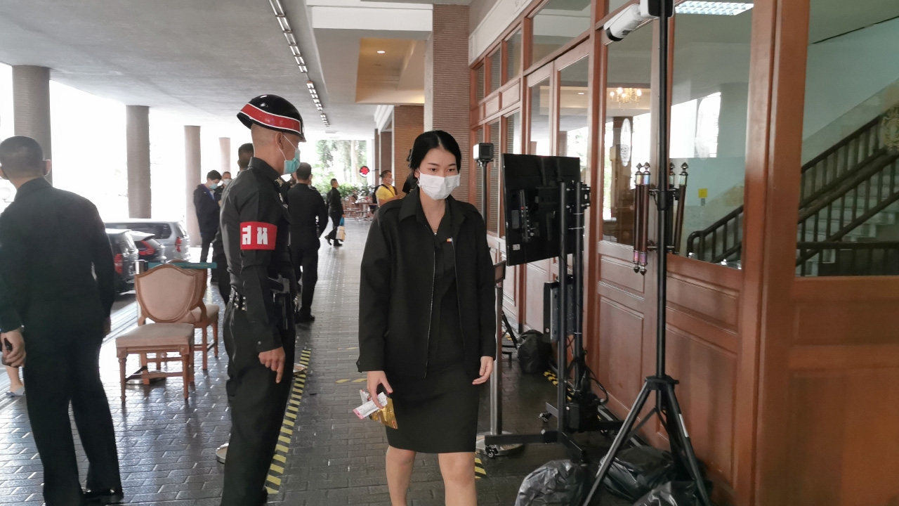 ทบ.-กลาโหม เข้มตรวจวัดไข้กำลังพล-คนภายนอก ป้องกันโควิด-19 
