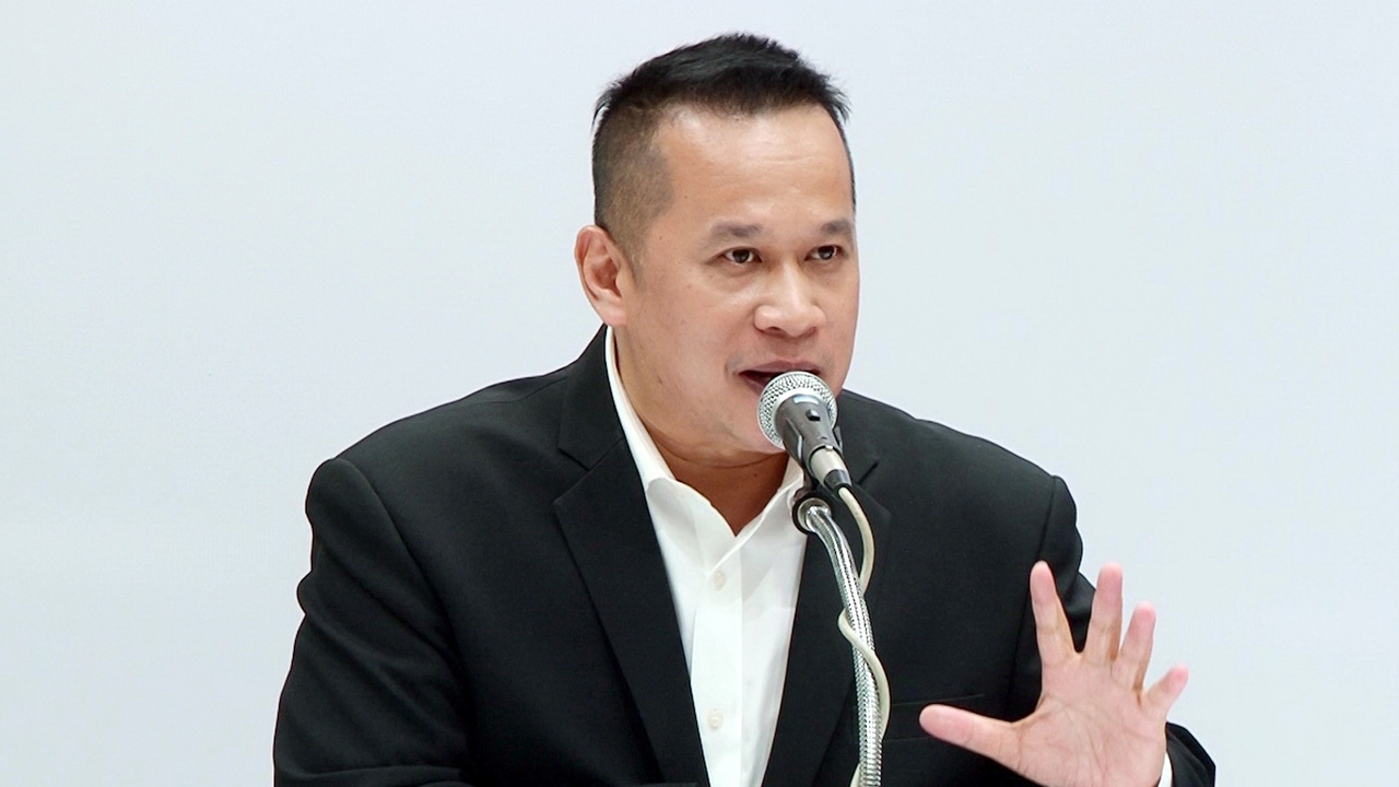 เพื่อไทย ซัด มาตรการป้องกัน โควิด-19 รัฐช้ากว่าการแพร่ระบาด 