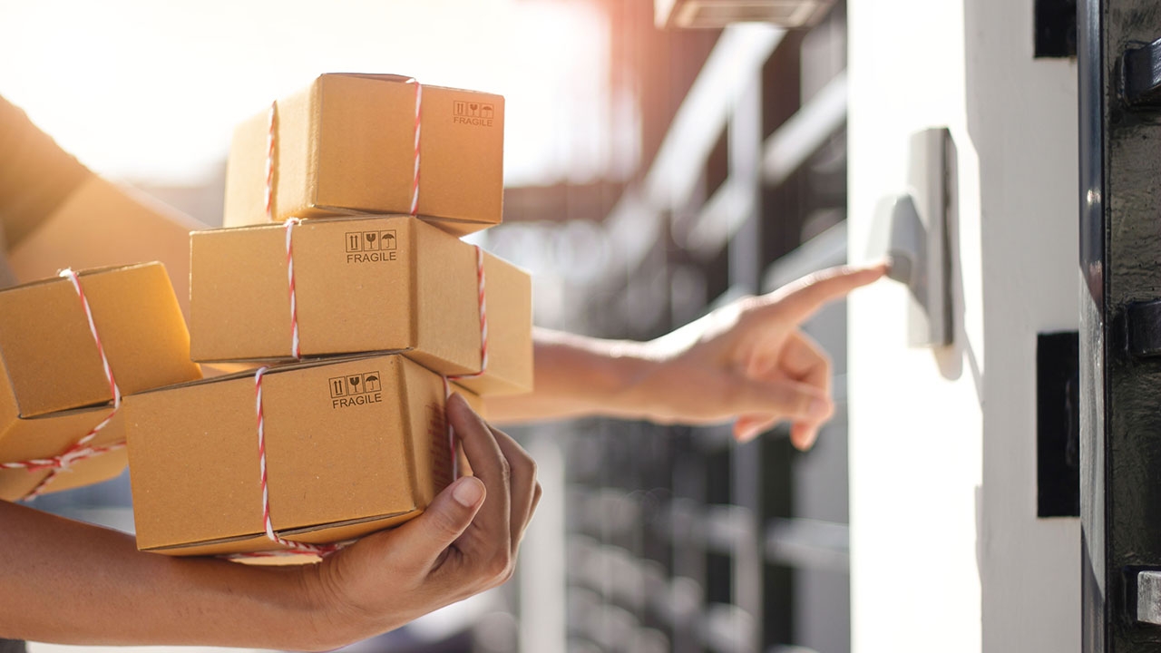 ไม่จริง ลือพนักงานบริษัทขนส่งสินค้าดัง ติดโควิด-19 ทำขา cf ออนไลน์ผวา