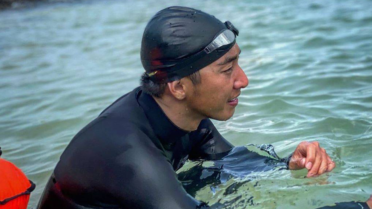 โตโน่ เริ่มภารกิจว่ายน้ำข้ามเกาะ รับบริจาคซื้ออุปกรณ์แพทย์ช่วยสัตว์ทะเล