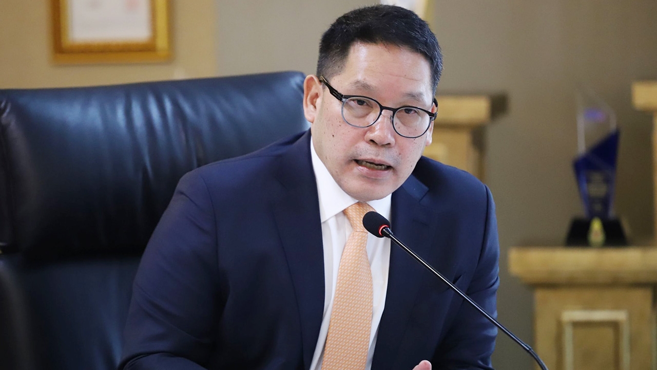 “อุตตม” ย้ำตำรวจติดโควิด-19 ทำหน้าที่วันเดียว เผยคนใกล้ชิดกักตัวทันที