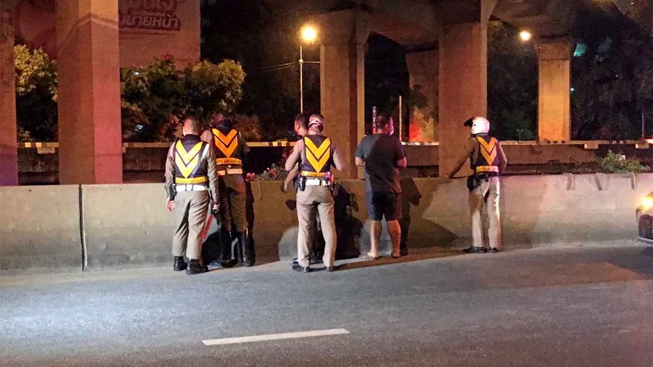 จราจรตกทางด่วน จมบึงมักกะสัน ส.ต.ท.แฟนเลขา "พิธา" เสร็จจากปฏิบัติงาน จะแต่งวาเลนไทน์ 65