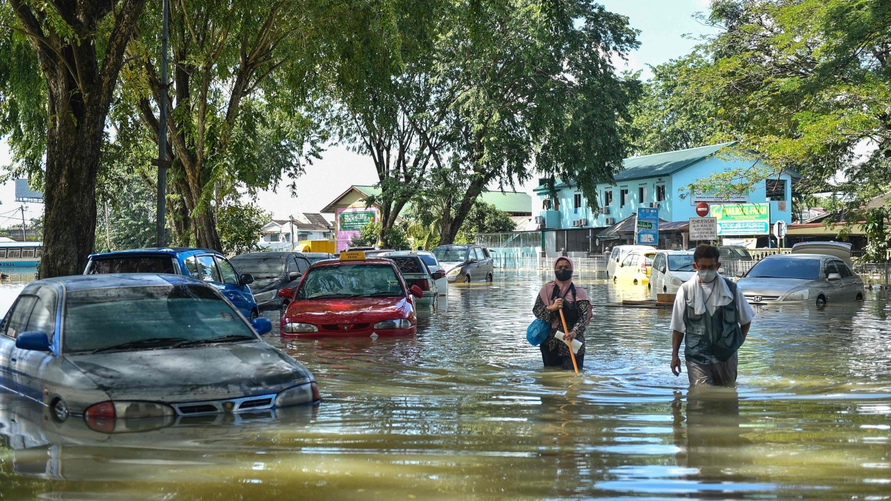 มาเลย์ยังอ่วมจากน้ำท่วมรับคริสต์มาส ยอดตายเพิ่มเป็น 46 ศพ