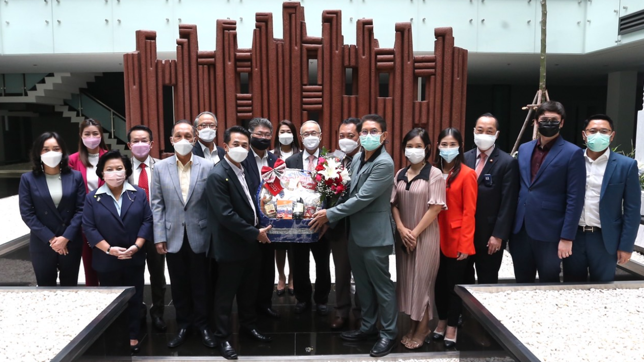 6 พรรคร่วมฝ่ายค้าน สวัสดีปีใหม่เครือไทยรัฐ ชมเสนอข่าวตรงไปตรงมา