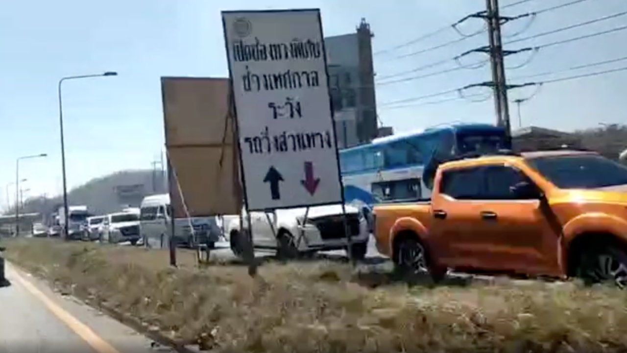 ถนนมิตรภาพ ช่วงบ่าย เริ่มแน่น เคลื่อนตัวได้ช้า เป็นระยะทางยาวกว่า 20 กิโล