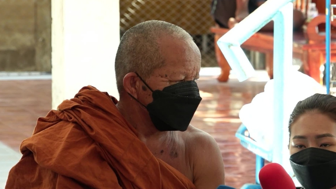 เผยนาที เจ๊บัวบาน คว่ำสำรับใส่หลวงพ่อ "ไม่ได้ตั้งใจจะประเคน"  