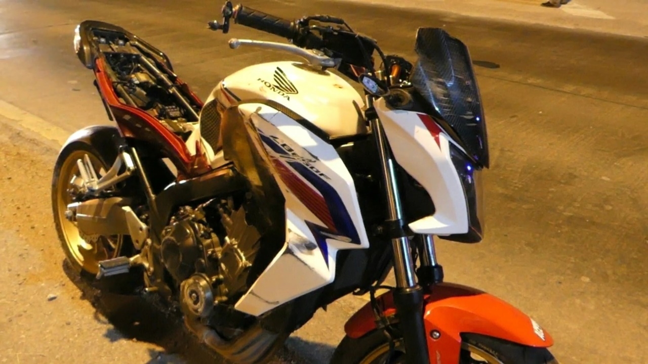 หนุ่มเมืองโอ่ง ควบ จยย.ตกสะพานต่างระดับสูง 6 เมตร ดับสยอง