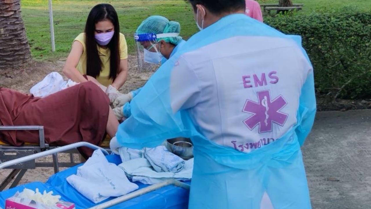 ผู้คุมหญิง ช่วยทำคลอดผู้ต้องขัง ถูกจับขณะท้องแก่ ปลอดภัยทั้งแม่ลูก