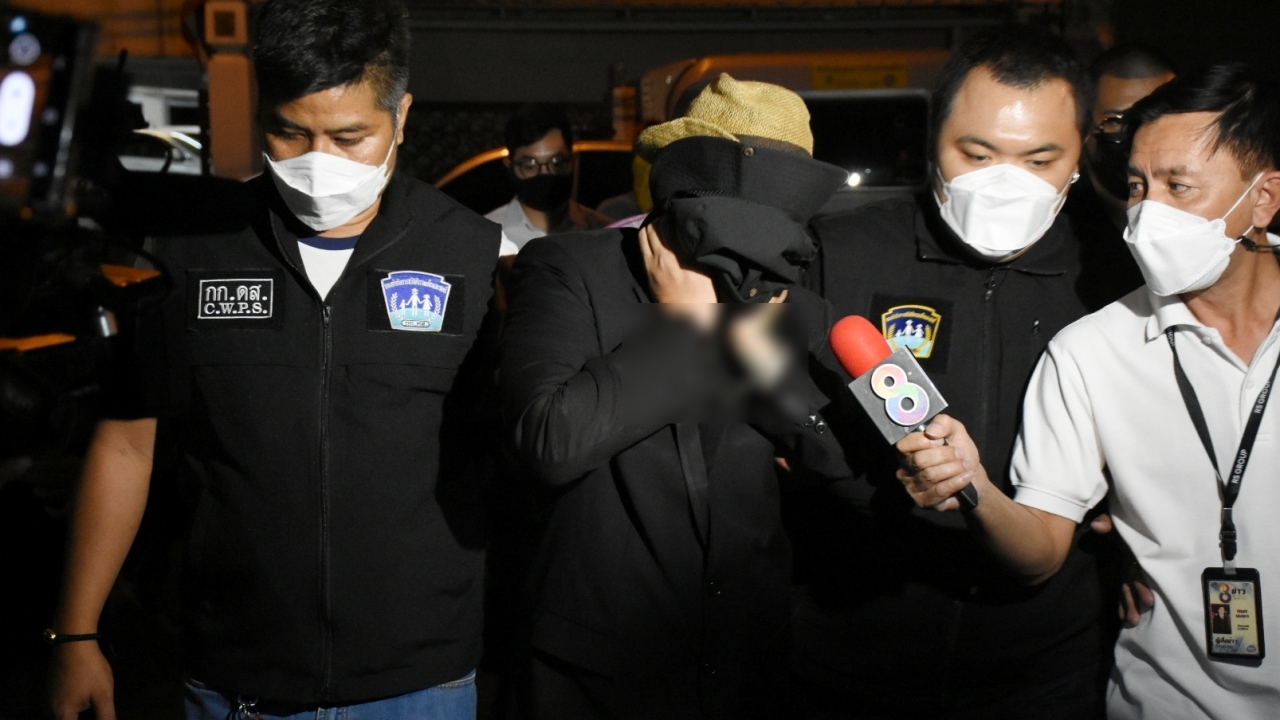 ตำรวจ กก.ดส.จับช่างภาพดัง "ชาญพิชิต" คดีอนาจารนางแบบ ยังให้การปฏิเสธ