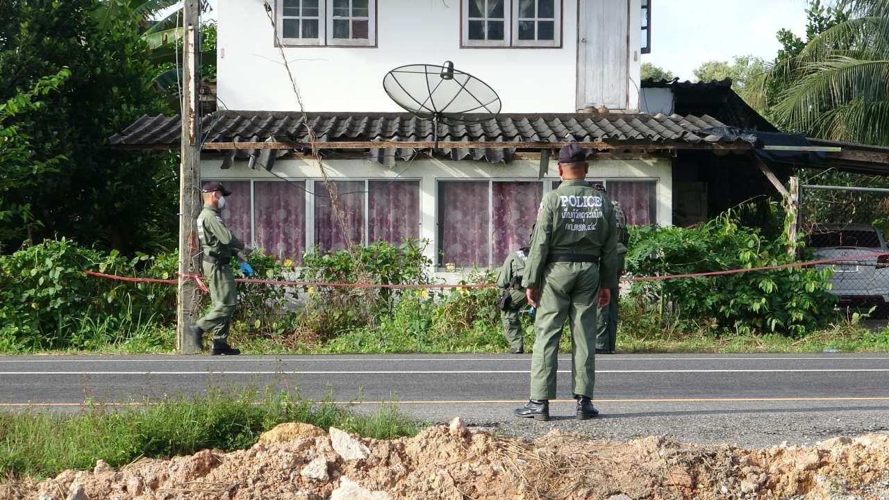 คนร้ายขว้างระเบิดใส่บ้านคนข้างฐาน ตชด.ที่ยะหริ่งคาดโต้เหตุวิสามัญ 2 ศพ