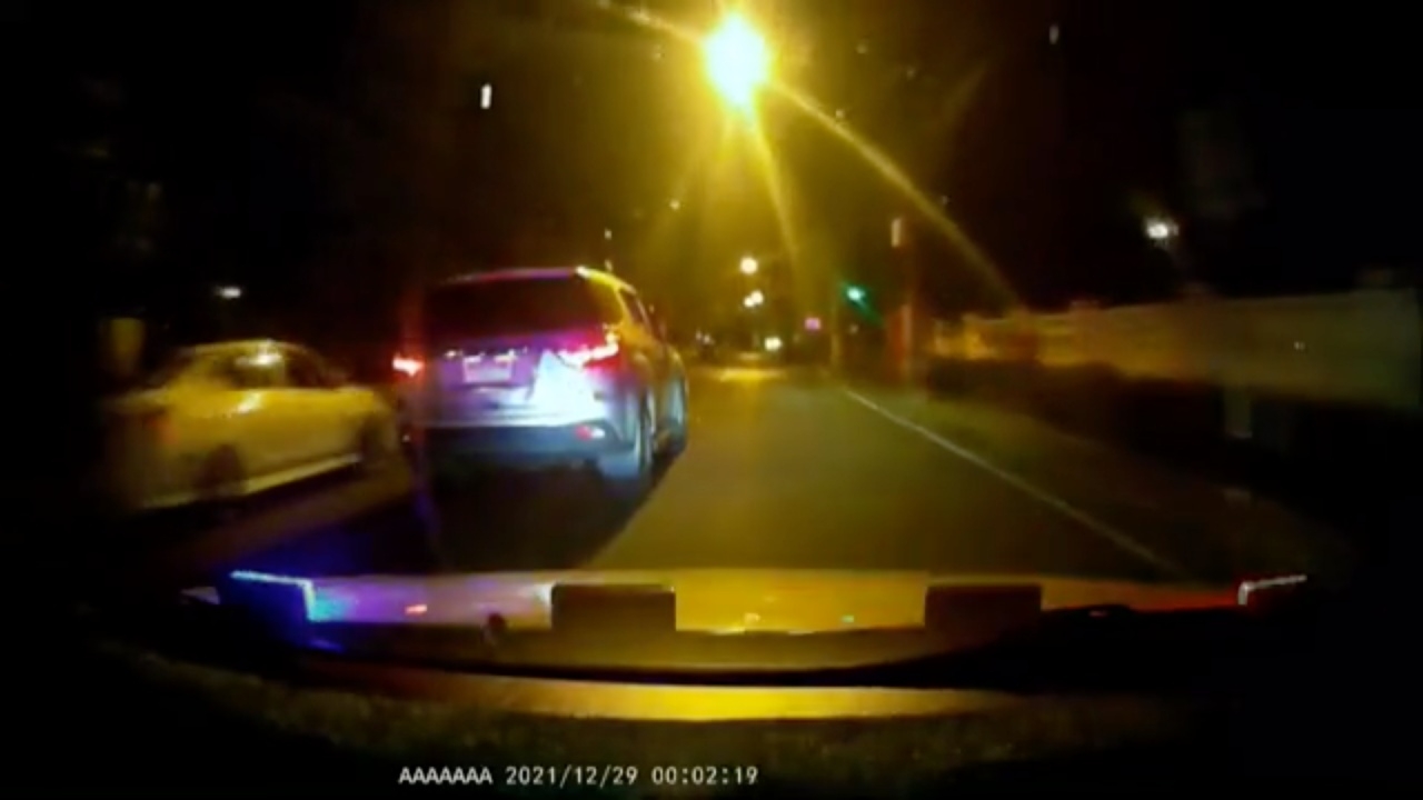 หนุ่มใหญ่อ้างเป็นรองอธิบดีผู้พิพากษาภาค 5 ชนรถกู้ภัยแล้วหนี