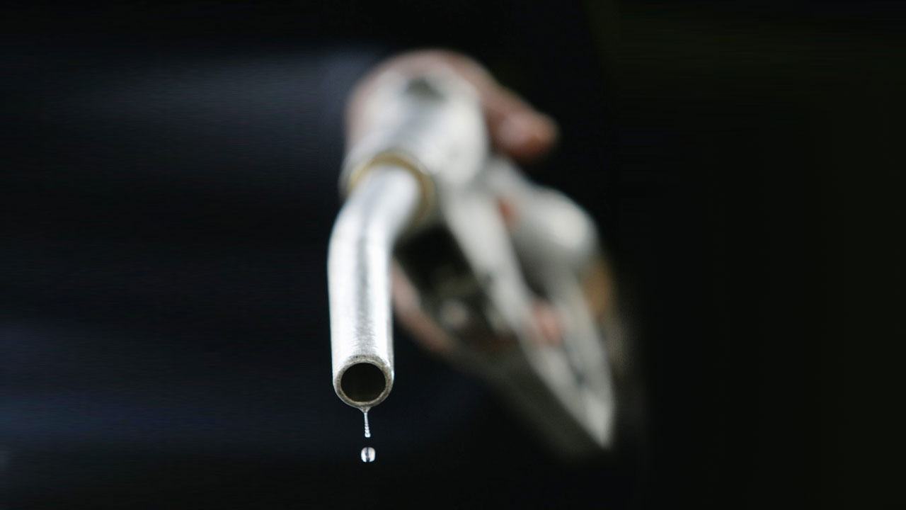 ปี 65 คนไทยอ่วม จบโปรฯ ตรึงราคา สินค้า-น้ำมันรอขยับ ส่งผลค่าครองชีพพุ่ง