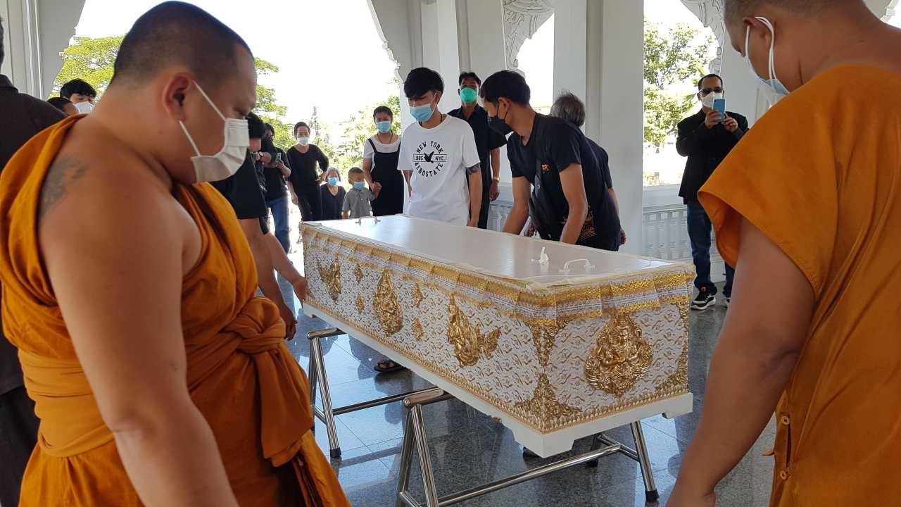 ฌาปนกิจน้องเต้ย เหยื่อแทงดับคาคอนโด ครอบครัวรับจะดูแลหลานชายให้ดีที่สุด