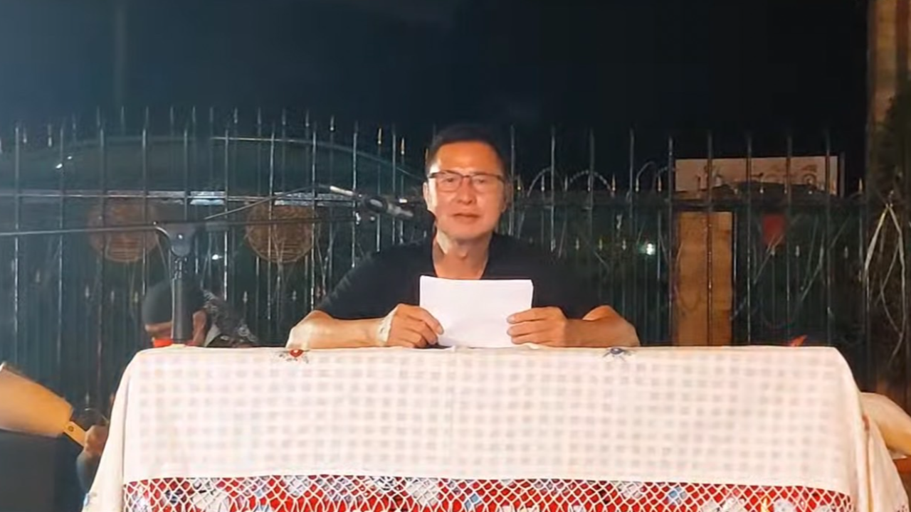 ม็อบอ่านราษฎรสาส์น หวังปีหน้าอยากเห็นคนไทย ร่วมต่อสู้ยกเลิกม.112