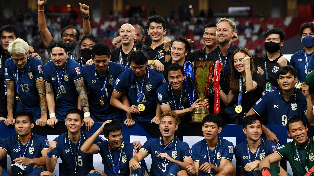 "มาโน" ได้ลุยต่อ เตรียมแผนลับแข้งช้างศึก ฟีฟ่าเดย์เดือนมกราคม