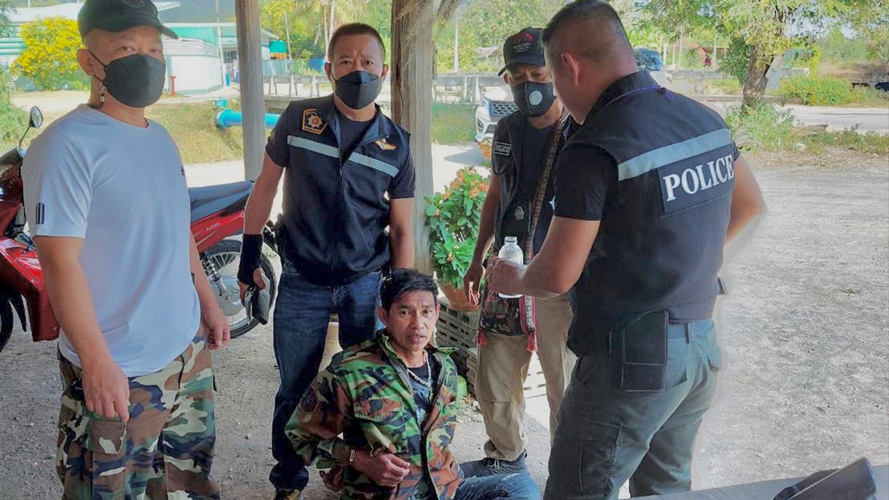 จับ "นก ท่าล้อ" จ่อยิงอริ เผาบ้าน เผารถ หนีชายแดนไม่รอด โดน 4 ข้อหาหนัก