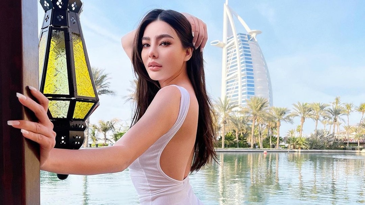 ดิว อริสรา ไม่แผ่ว ควงแฟนหนุ่มเที่ยวต่อที่ดูไบ อวดบั้นท้ายงามสุดเซ็กซี่