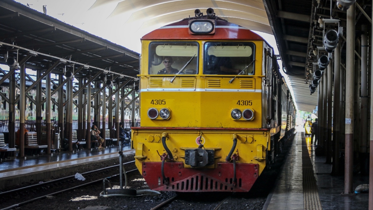 "ศักดิ์สยาม" ยืนยันไม่ปิด "หัวลำโพง" รถไฟทุกขบวนวิ่งเข้าให้บริการปกติ