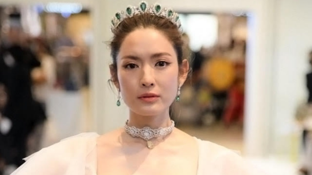 แอฟ ทักษอร แฟนคลับรอลุ้น ใครคือแฟนตัวจริง 