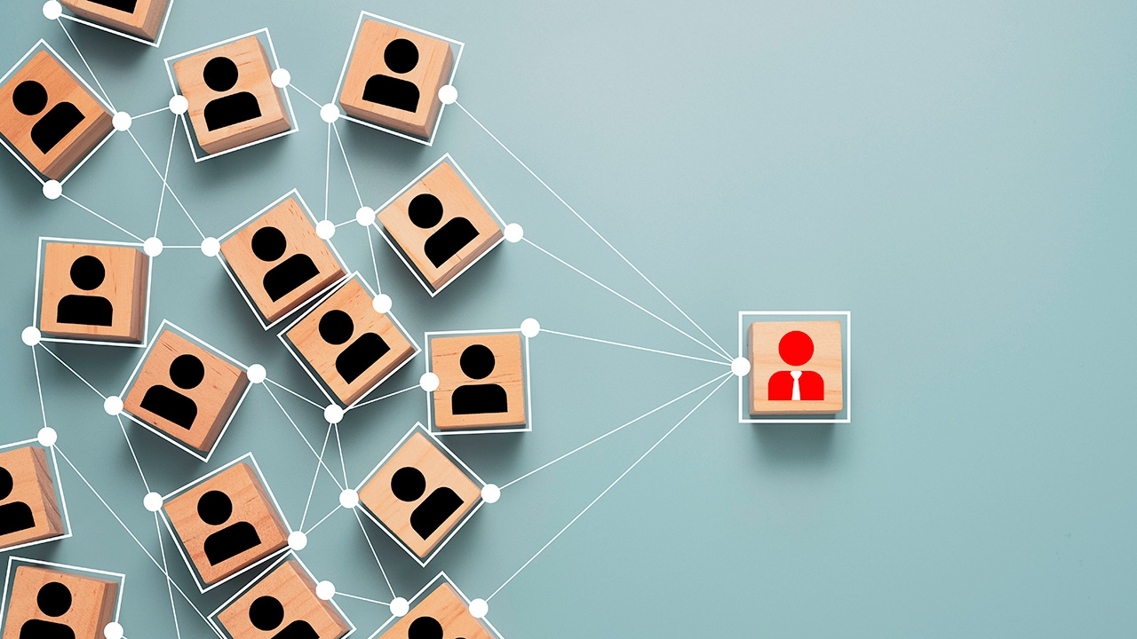 สืบทอดมรดกเผด็จการ