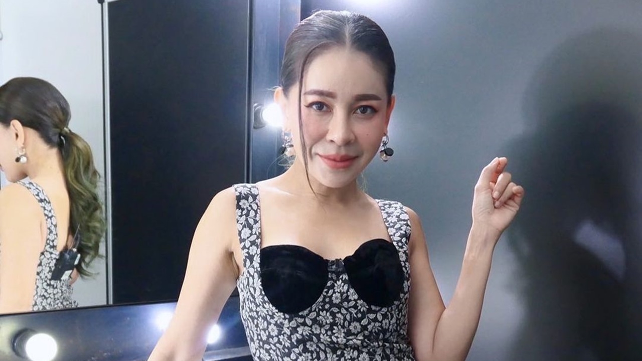 อลังการกว่าใคร เป็กกี้ ศรีธัญญา เผยภาพห้องน้ำสุดหรูราคาแพงเท่าบ้าน